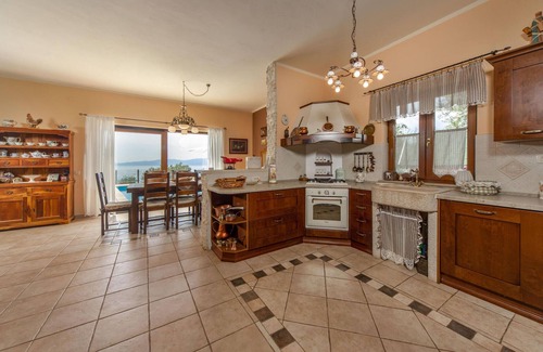 Kostrena House | Lovely home in Kostrena with kitchen
