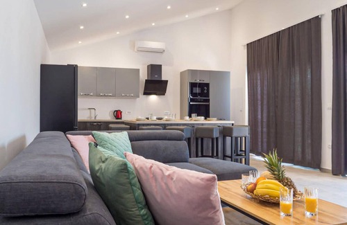 Kraljevica House | Lovely home in Kraljevica with kitchen