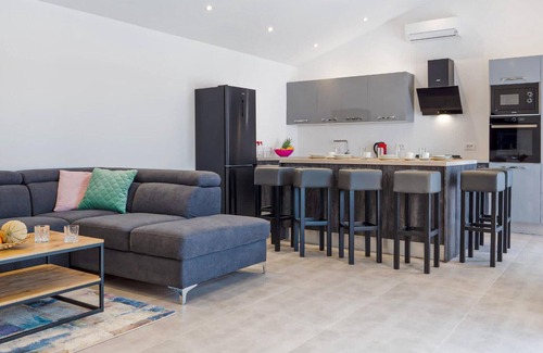Kraljevica House | Lovely home in Kraljevica with kitchen