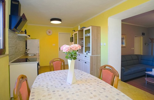 Boljevici House | Lovely home in Krsan with WiFi