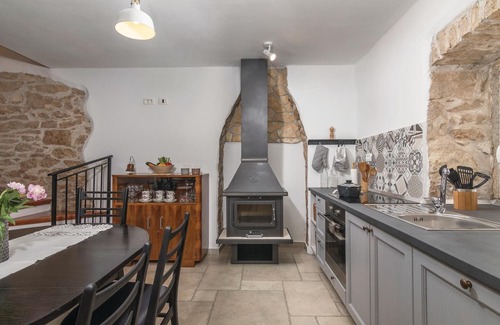 Paradiz House | Lovely home in Labin with WiFi