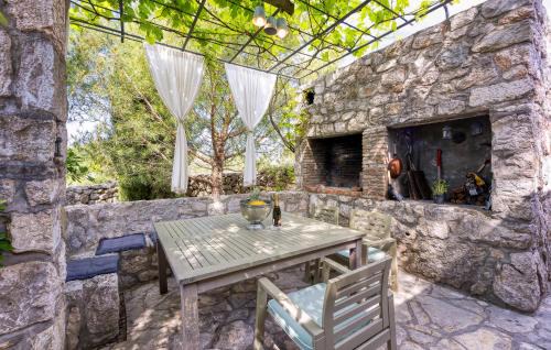 Nenadici House | Lovely Home In Malinska With Wifi
