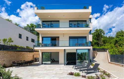 Opric House | Lovely Home In Opric With Wifi