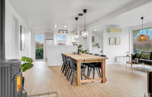 Hasmark Strand House | Lovely Home In Otterup With Wifi