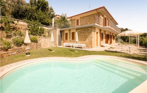 Rutino House | Lovely Home In Rutino With Kitchen