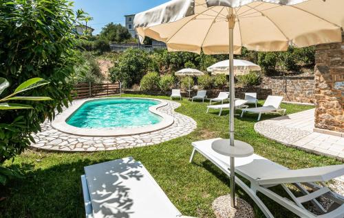 Rutino House | Lovely Home In Rutino With Kitchen