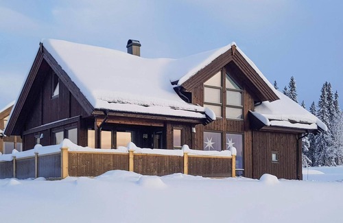 Sjusjoen House | Lovely home in Sjusjøen with WiFi