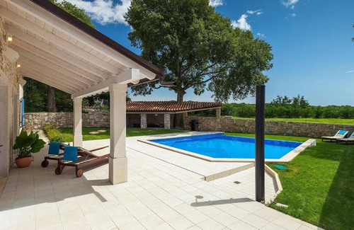 Tinjan House | Lovely home in Tinjan
