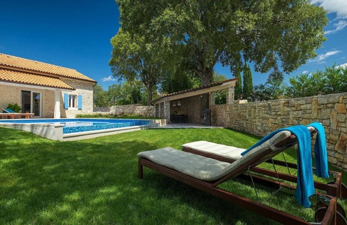 Tinjan House | Lovely home in Tinjan