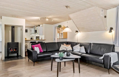 Husby House | Lovely home in Ulfborg with sauna