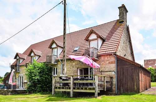 Saint-Germain-de-Tallevende-la-Lande-Vaumont House | Lovely home in VIRE NORMANDIE with WiFi