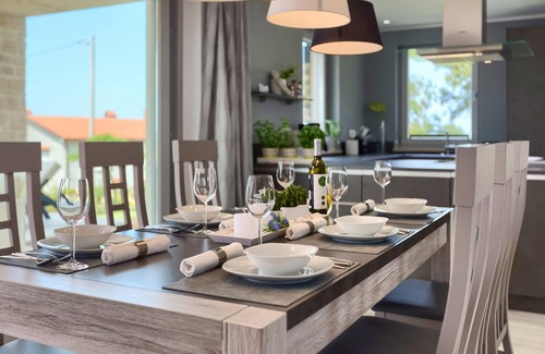 Vrh Lasici House | Lovely home in Vizinada
