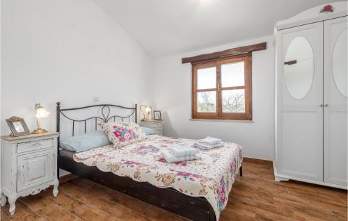Vosteni House | Lovely Home In Vosteni With Outdoor Swimming Pool