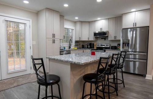 Church Street House | Lovely Home Near Airport and Downtown