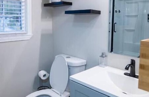 Church Street House | Lovely Home Near Airport and Downtown