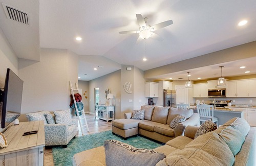 Rotonda Heights House | Lovely home near the area's beaches with a patio, grill, AC, and beach gear