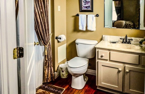 Loretto Bed & Breakfast | Lovely home on the Kentucky Bourbon Trail, 3 miles from Maker's Mark Distillery