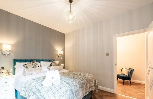 Seven Sisters House | Lovely Home: Quiet Street, Near Nature, Good Links