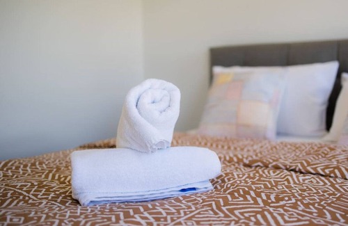Zetland Apartment | Lovely home with pool in Zetland