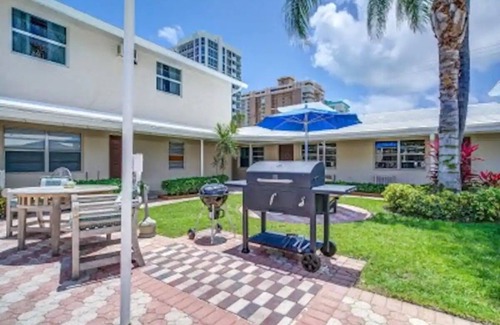 Pompano Beach Apartment | Lovely Hotel Style APT Kitchenette/Pool/parking