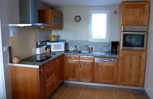 Locmaria House | Lovely house 600m from the beach, enclosed garden