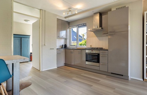Hemelum House | Lovely house by the water. Perfect for those enjoying water sports, cycling etc.