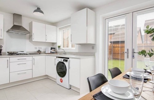 Castle Bromwich House | Lovely house! CLOSE TO AIRPORT & NEC - Can sleep 12! - w/Parking, Netflix & PS4