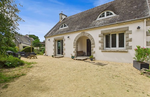 Fouesnant Ski Chalet | Lovely house for 6 – Large garden and barbecue