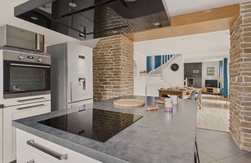 Fouesnant Ski Chalet | Lovely house with garden and terrace for 4