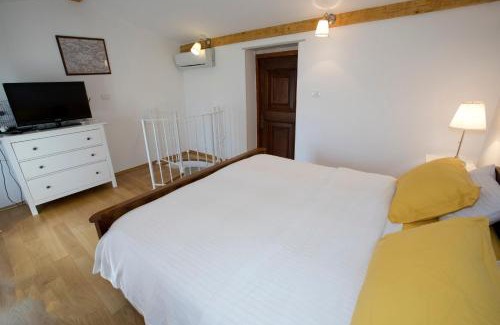 Piran Apartment | Lovely House with View Over Salt Pans TIMOR