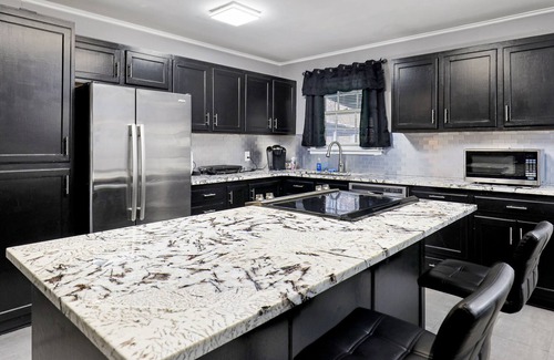 Nashville House | Lovely house with washer/dryer, TV, full kitchen, central AC, & outdoor deck