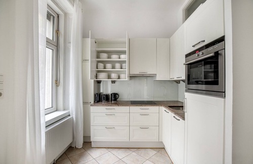 Altlerchenfeld Apartment | Lovely Josefstadt 2BR w/Elevator, by Blueground