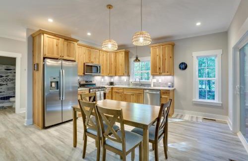 Manson House | Lovely Kerr Lake House with Private Dock!