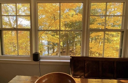 Port Carling Cottage | Lovely lakefront home in the hub of Muskoka