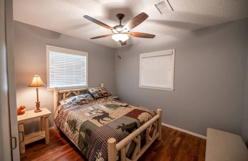 Donalsonville Cabin | Lovely Lakefront Cabin located on Lake Seminole