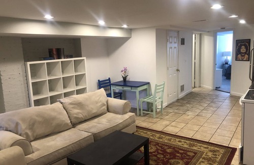 Columbia Heights Apartment | Lovely large 2 bedroom in the best part of Columbia Heights