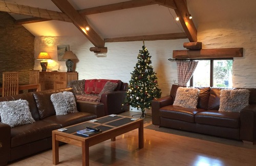 Tuckenhay House | LOVELY LARGE BARN CONVERSION NR DARTMOUTH - VILLAGE PUB, COUNTRY WALKS, WIFI