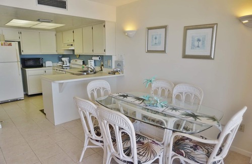 Englewood Villa | Lovely Little condo at the marina has a great view of the Waterway! A1113MB