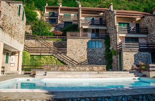 San Siro Villa | Lovely little house with beautiful lake view in residence with pool