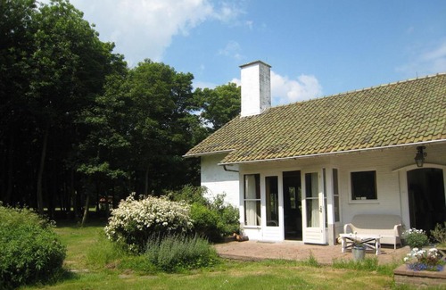 Groot Valkenisse House | Lovely mansion in Groot Valkenisse with a garden and bbq
