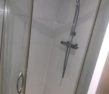 Milton Keynes House | Lovely Milton Keynes Double Room
