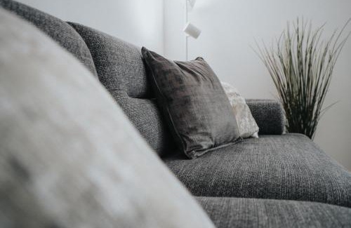 Wolverhampton Apartment | Lovely Modern 2 Bed City Centre Apartment with FREE parking - Double or Twin Beds Available