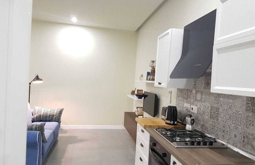 Madliena Apartment | Lovely, Modern Apt 1 min from the sea front