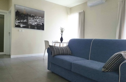 Madliena Apartment | Lovely, Modern Apt 1 min from the sea front