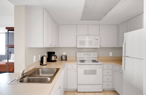 Chinatown Apartment | Lovely Mount Vernon 2BR w/Gym + W/D + Rooftop near metro, by Blueground