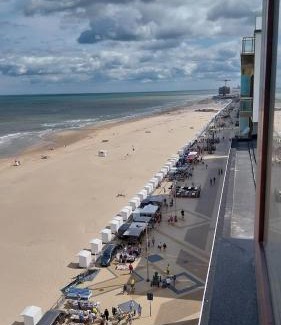Middelkerke Apartment | Lovely n° 9 op ieder moment een prachtig zeezicht & zwembad