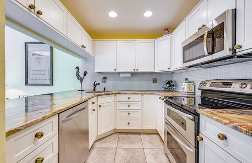 Central Naples Condo | Lovely Naples Vacation Rental w/Shared Pools!