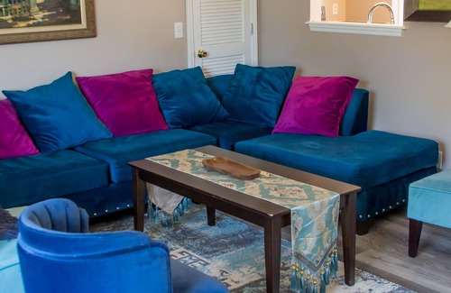 Antioch House | Lovely Nashville Townhome ~ 13 Mi to Dtwn!
