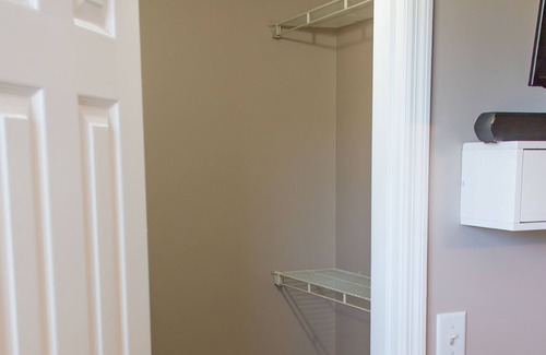 Antioch House | Lovely Nashville Townhome ~ 13 Mi to Dtwn!