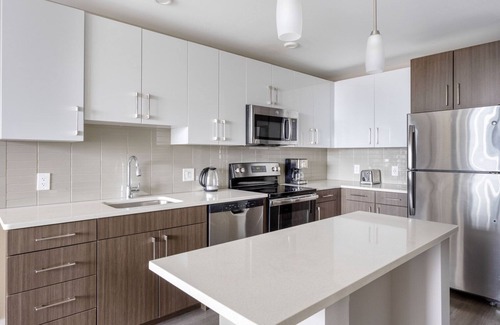 West End Apartment | Lovely North Station 1BR w/Laundry & Gym, nr Restaurants, by Blueground